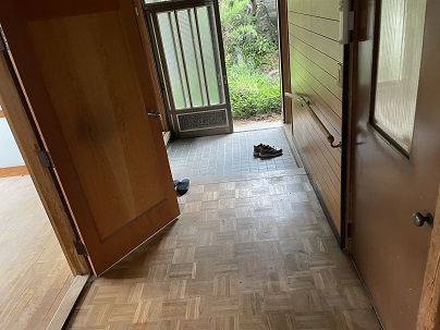 (玄関) (玄関)