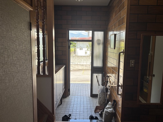 (玄関) (玄関)