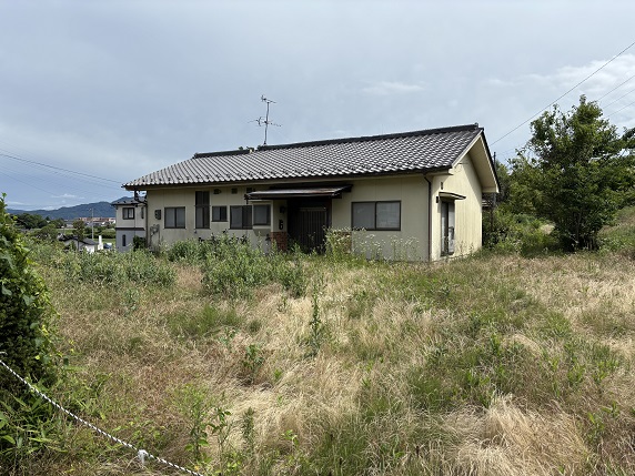 上田市小泉 建物