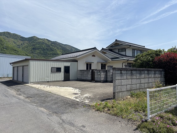 上田市秋和 建物